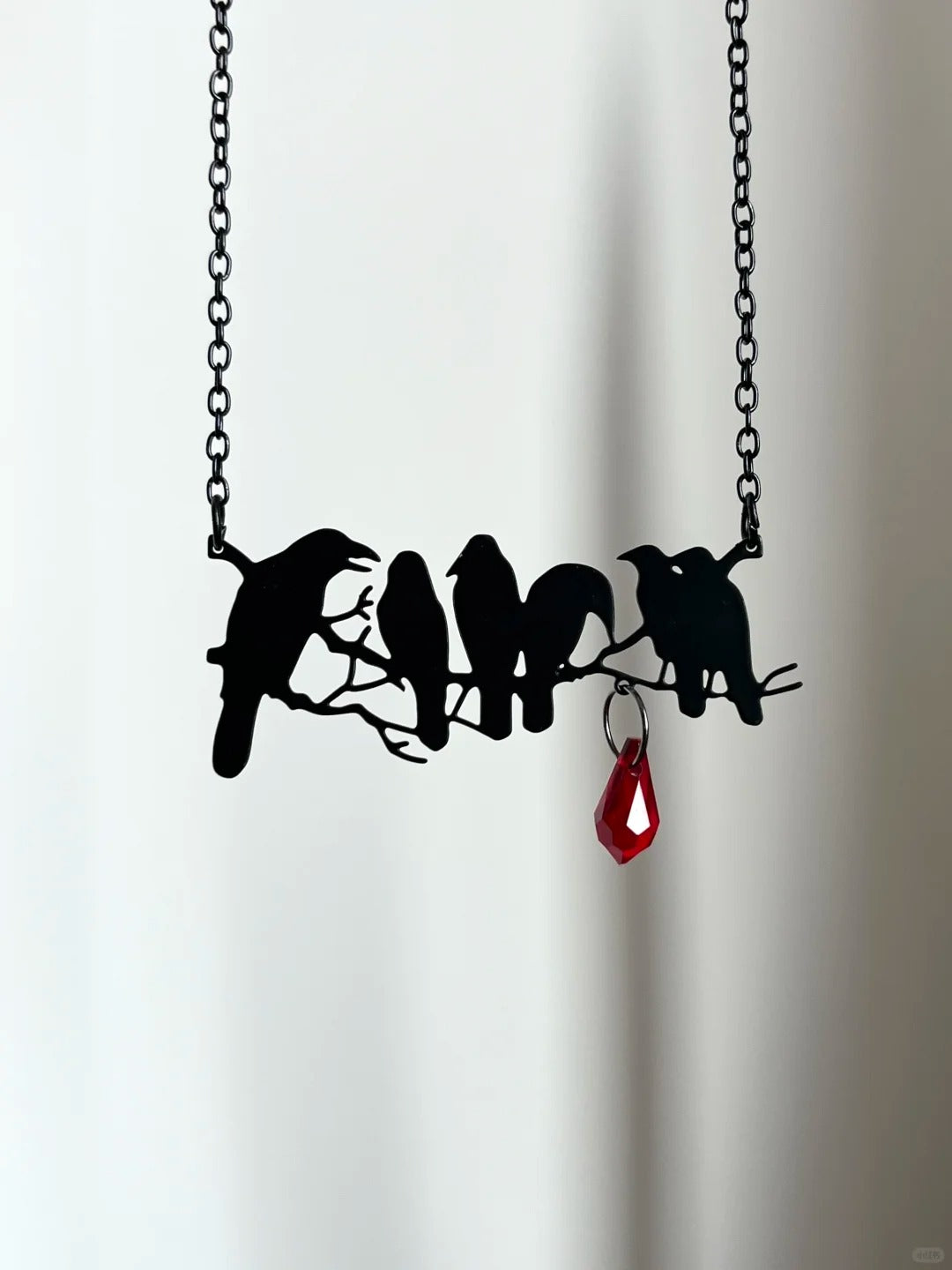 Mystric Unisex Vintage Black Ravens Blood Necklace