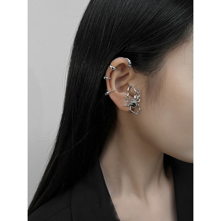 Chic Designer High-fashion Spider Ear Cuff