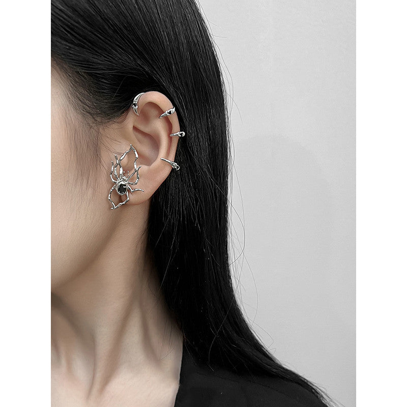 Chic Designer High-fashion Spider Ear Cuff