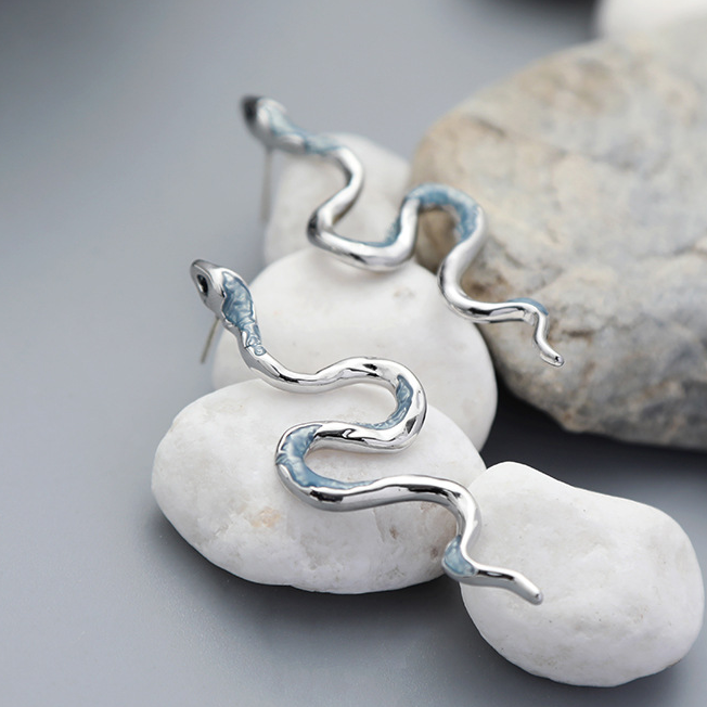 Chic Blue Snake Twining Cuff Stud Earring