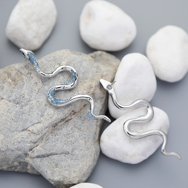 Chic Blue Snake Twining Cuff Stud Earring