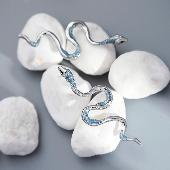 Chic Blue Snake Twining Cuff Stud Earring