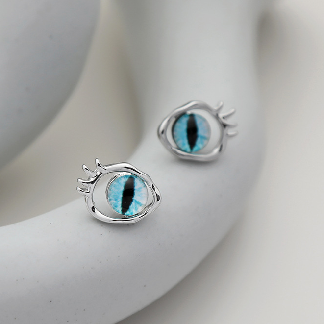 Designer Chic Cute Blue Devil's Eye with Eyelash Stud Earring