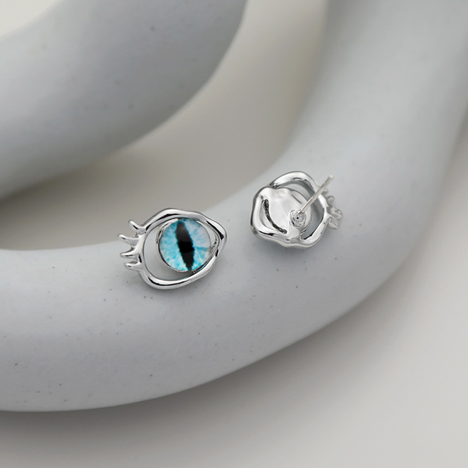 Designer Chic Cute Blue Devil's Eye with Eyelash Stud Earring