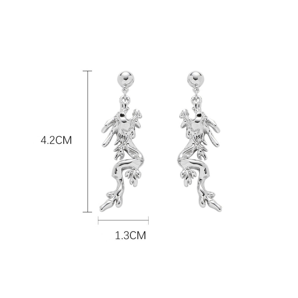 Chic Designer Silver Dragon Earring