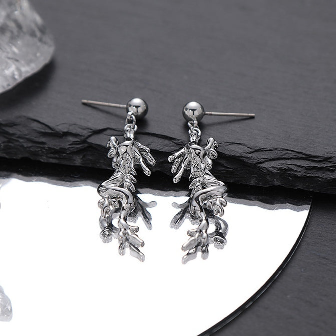 Chic Designer Silver Dragon Earring