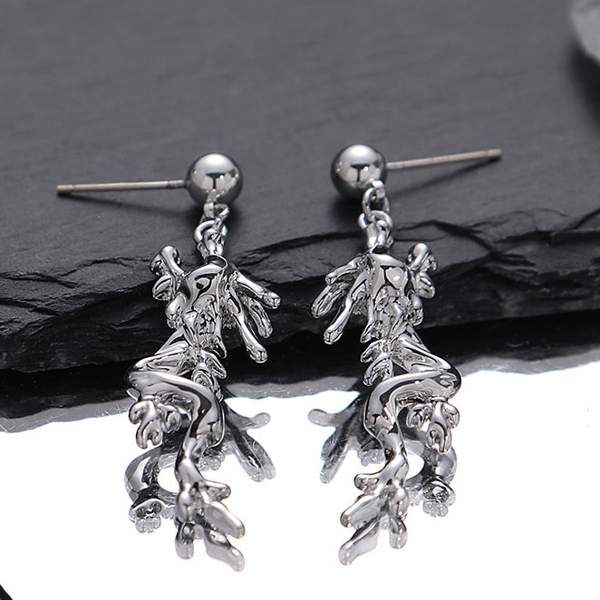 Chic Designer Silver Dragon Earring