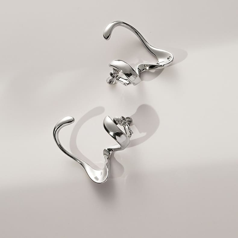 Unisex Simple Designer Angel's Ear Cuff Earring