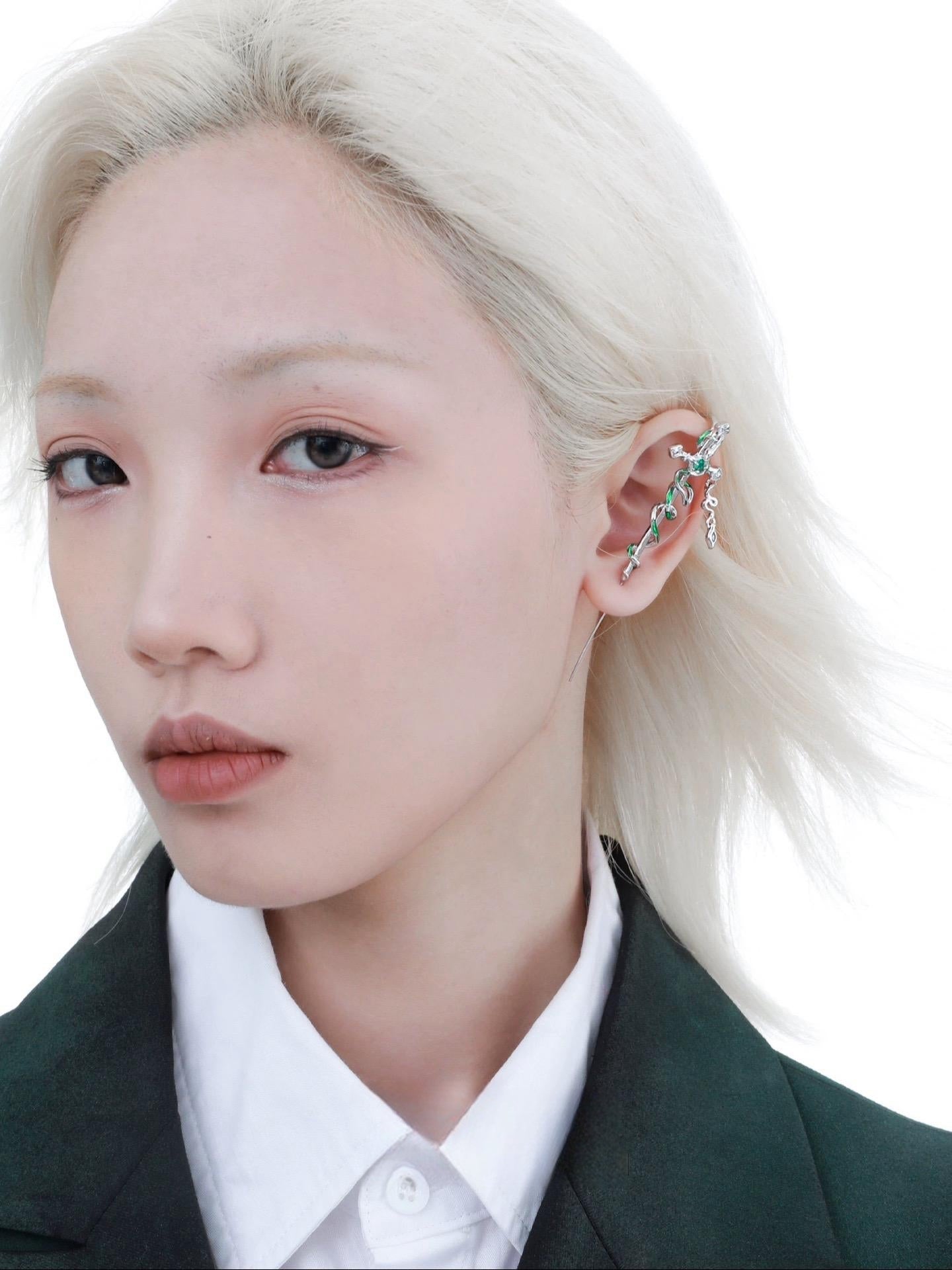 BAIZHU Designer Black Slytherin & Sword Stud Earring