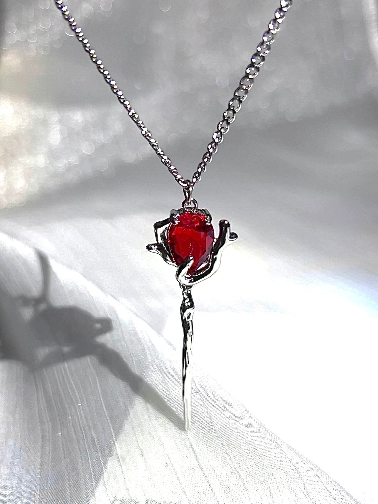 High-fashion Girl Red Rose Zircon Necklace