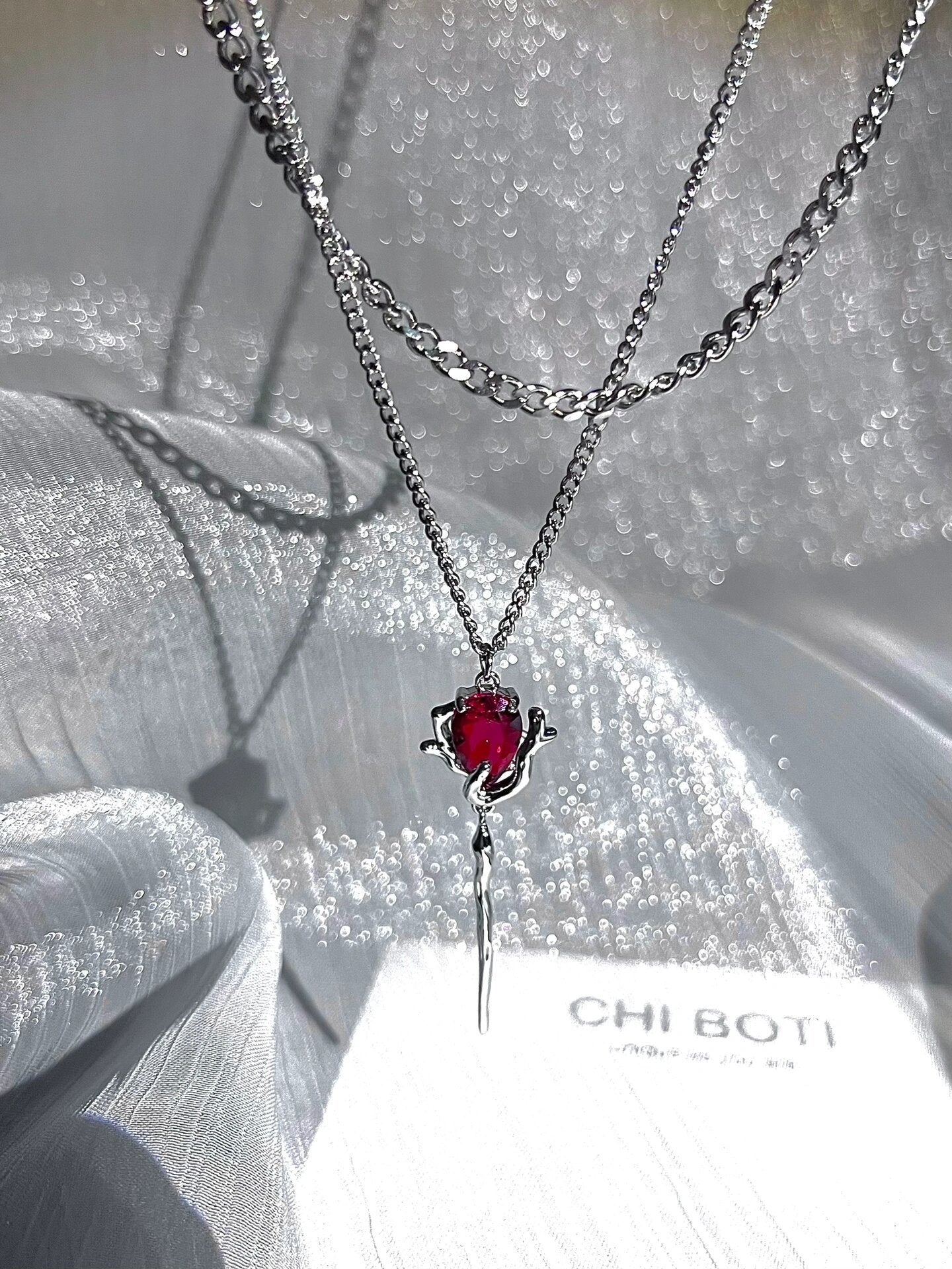 High-fashion Girl Red Rose Zircon Necklace