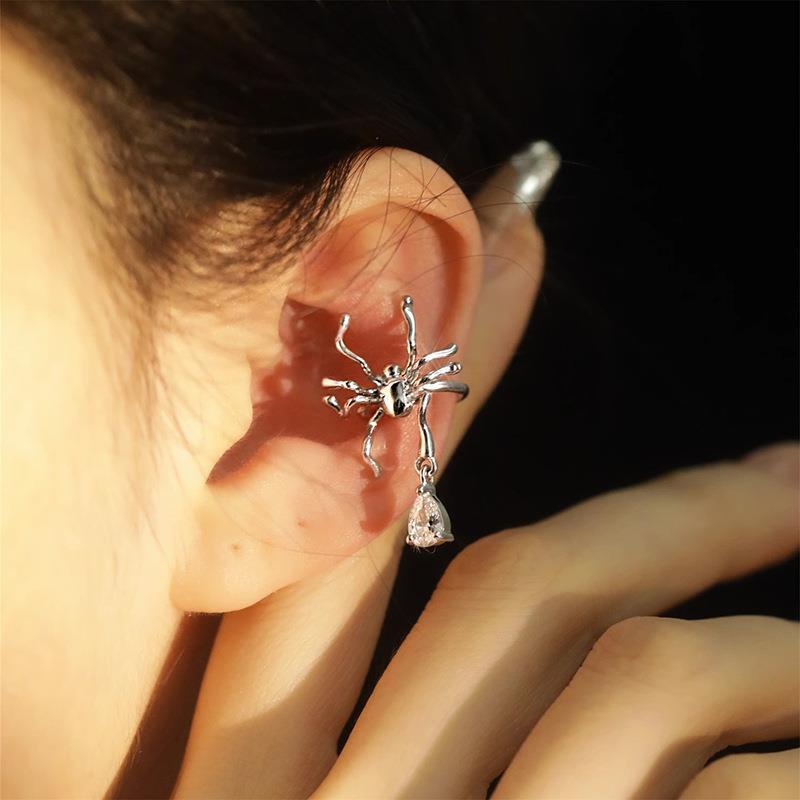 Gothic Style Silver Spider Rhinestone Ear Cuff (Single one)