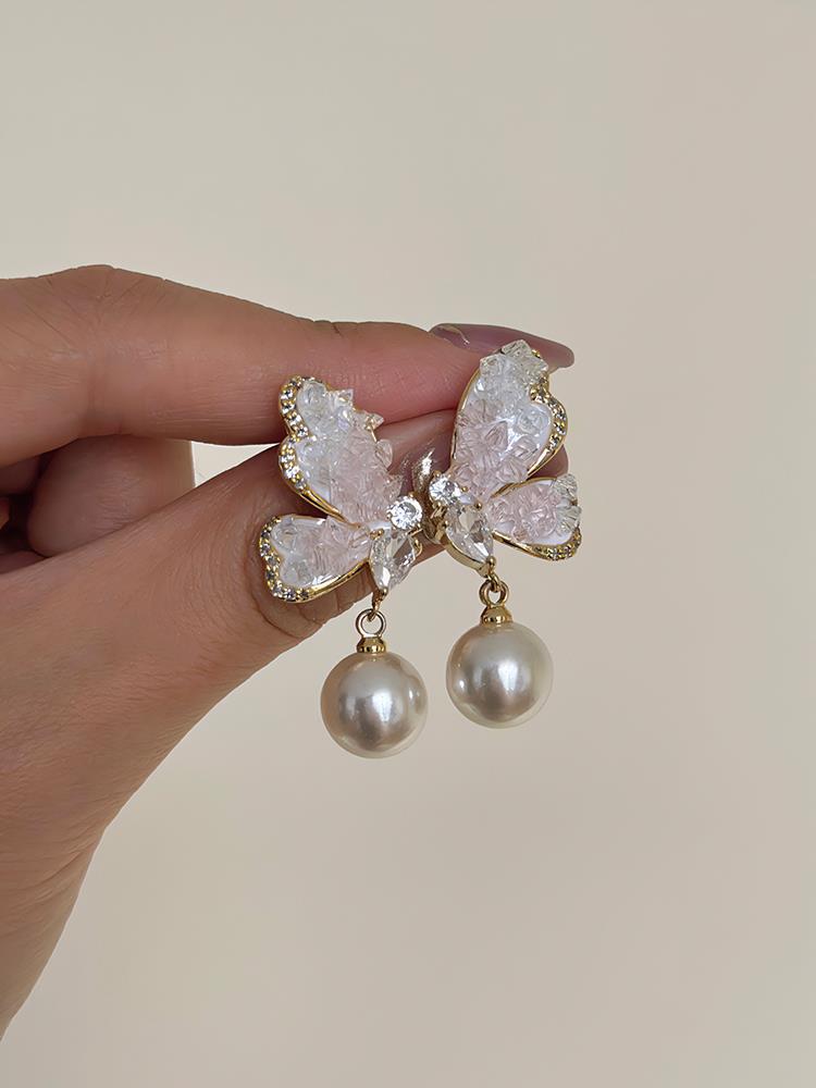 Women Sweet Gradient Butterfly Pearl Stud Earring