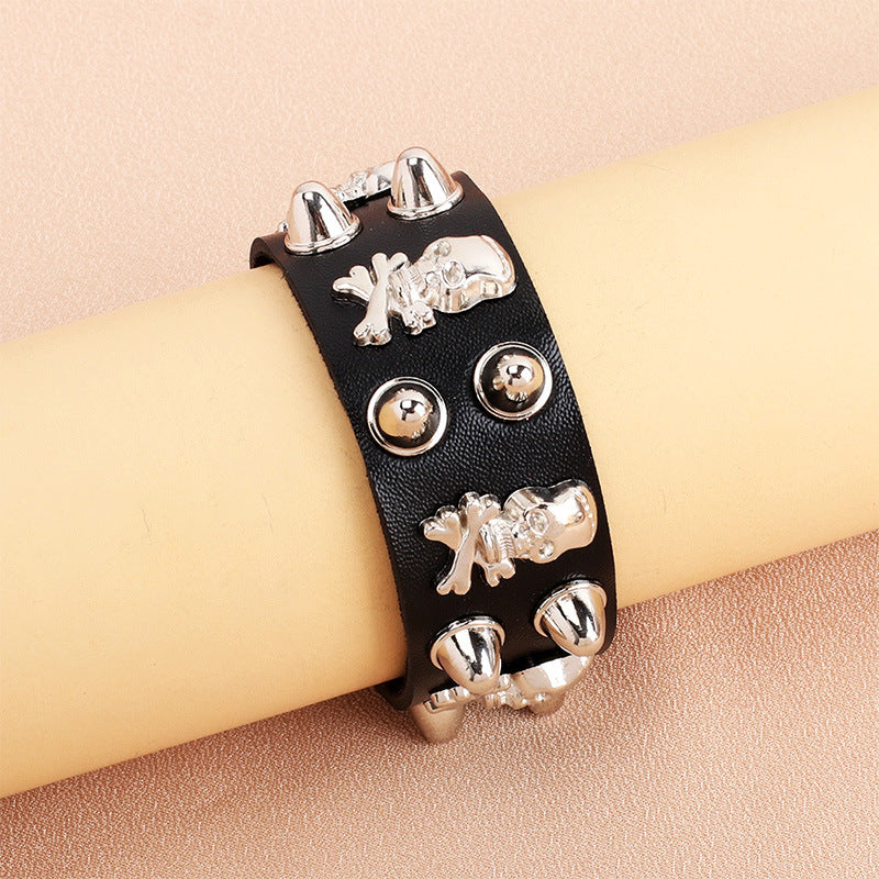 Unisex Punk Bold & Eye-catching Rivet Gothic Bracelet