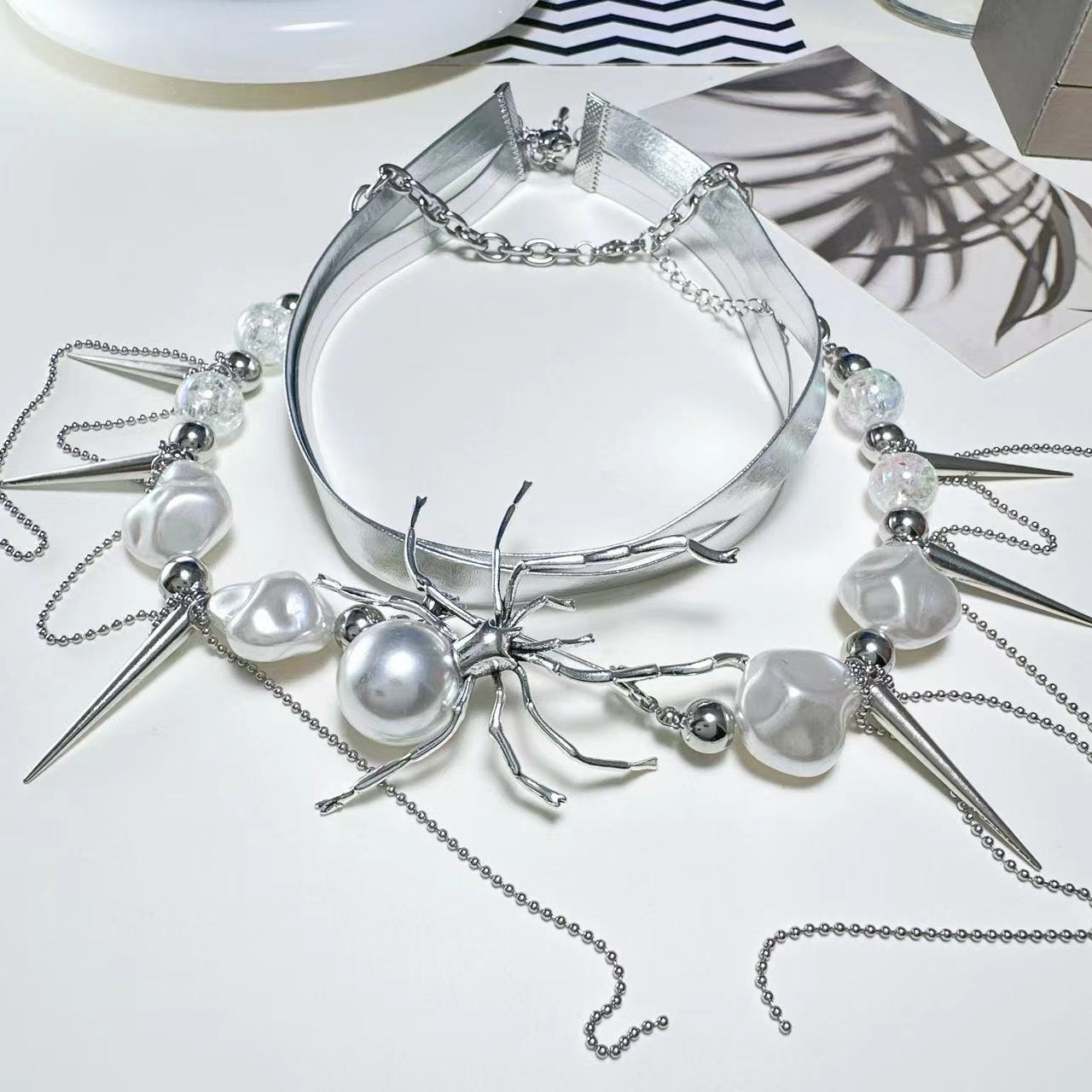 Y2K Punk Spicy Girl White Chic Spider Pearl Necklace Choker