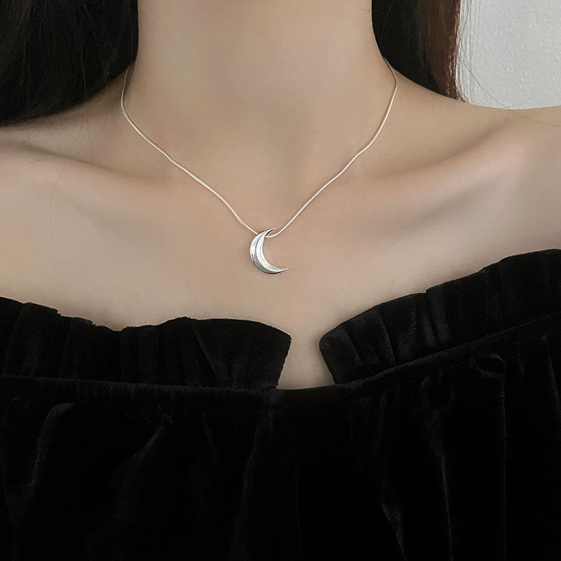 S925 Silver Women Elegant Half Moon Necklace