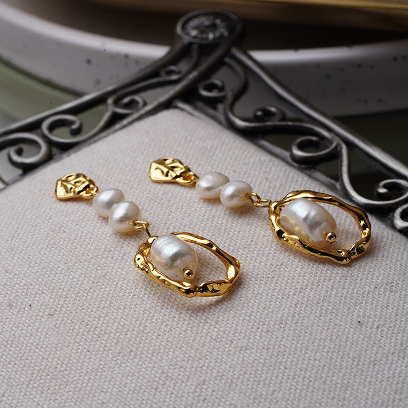 Vintage Women Natural Pearl Golden Metal Stud Earring