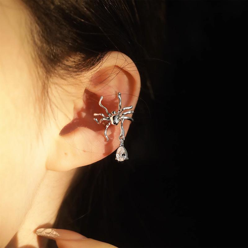 Gothic Style Silver Spider Rhinestone Ear Cuff (Single one)