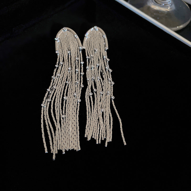 Women U Shape Long Tassel Stud Earring