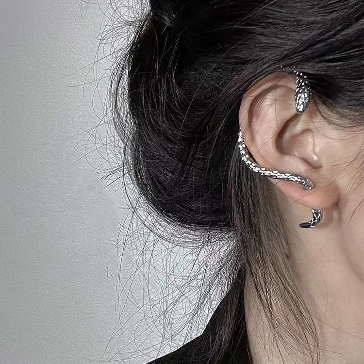 Designer Chic Silver Metal Snake Ear Stud