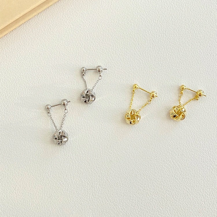 Unique Designer Women Knot Stud Earring