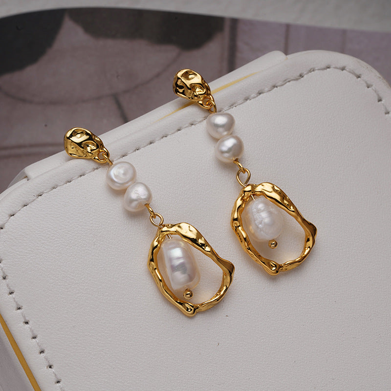 Vintage Women Natural Pearl Golden Metal Stud Earring