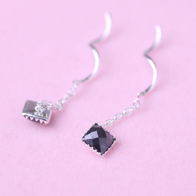 S925 Silver Thread Elegant Wave Black Square Agate Earrings