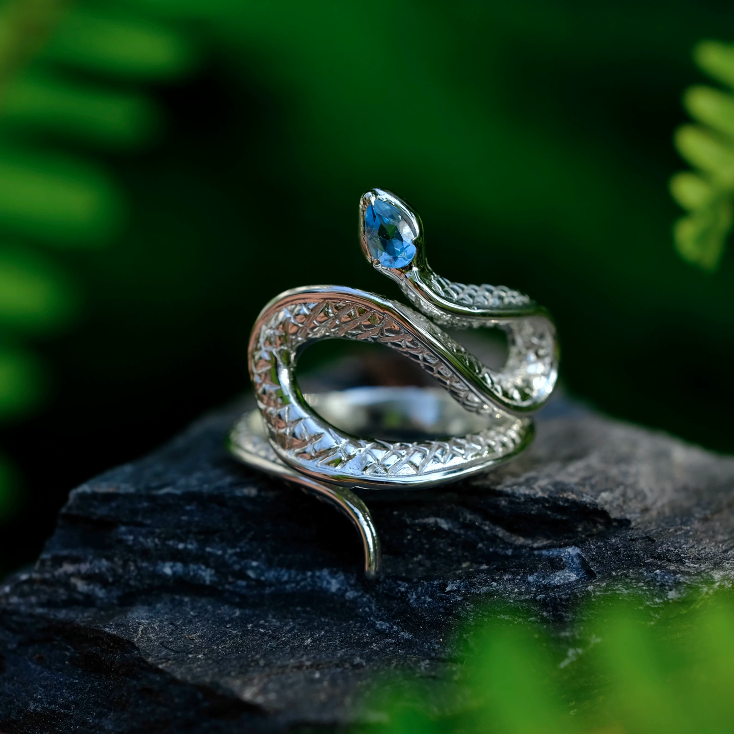 Designer Unisex Snake Twining Ring